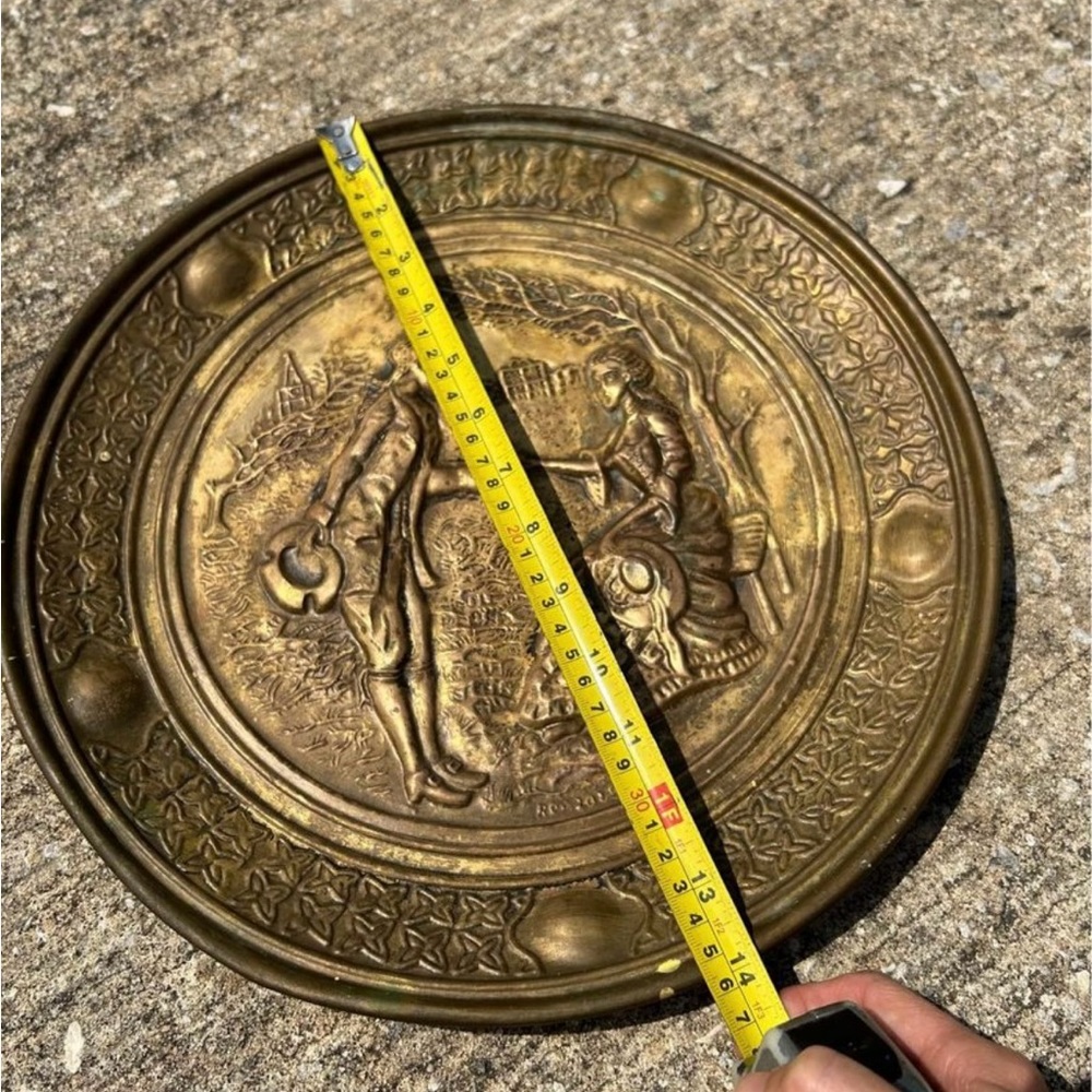 Vintage Peerage 14" Wall Plate Courting Couple Hammered Embossed Brass England